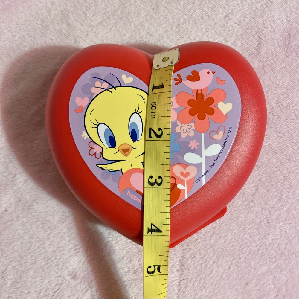 Tweety Bird Tupperware Heart Storage Container - Picture 7 of 7